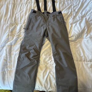 Men's Gray 686 snow Pants with Suspenders.
Only used once just to big for me.